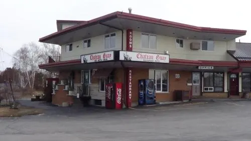 Chateau Guay Motel & Restaurant - Image 1