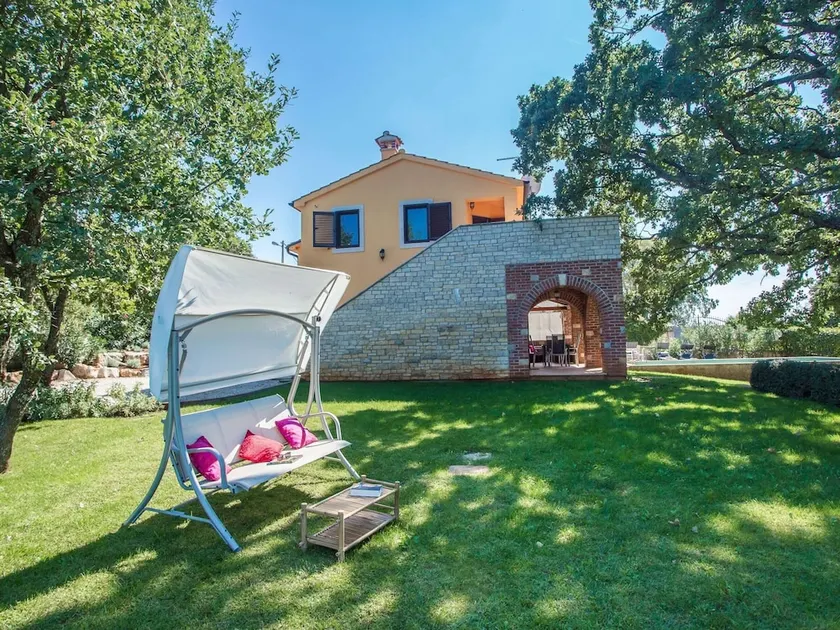 Adorable Holiday Home With Private Swimming Pool & Terrace - Image 1