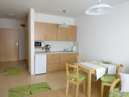 Jade Apartment - Image 1