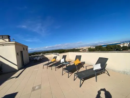 For A Stay Salou Green - Image 1