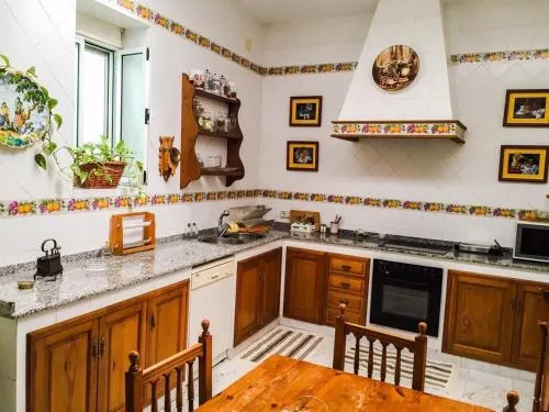 La Casa De Manolo - Image 1
