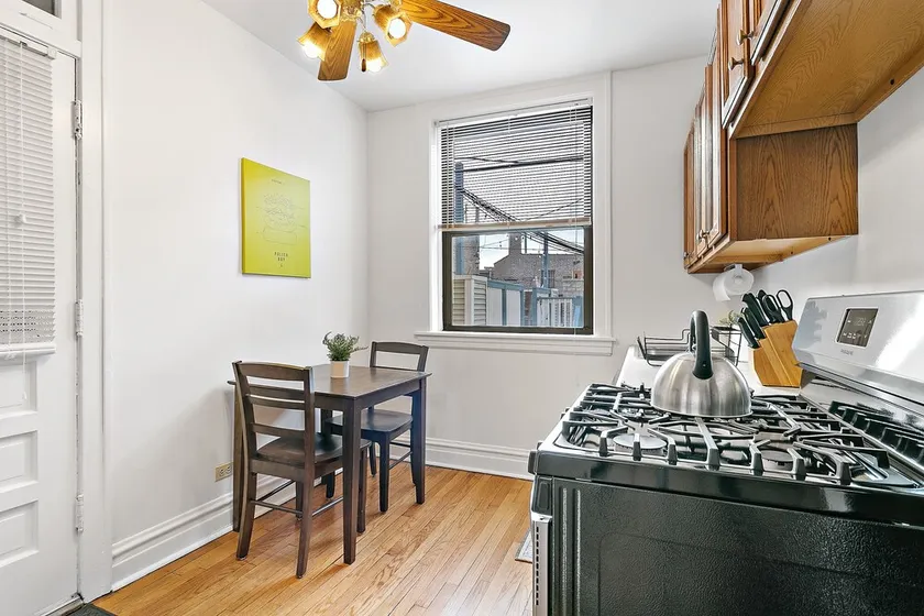 Welcoming and Trendy 1BR Apt in Vibrant North Center - Image 1