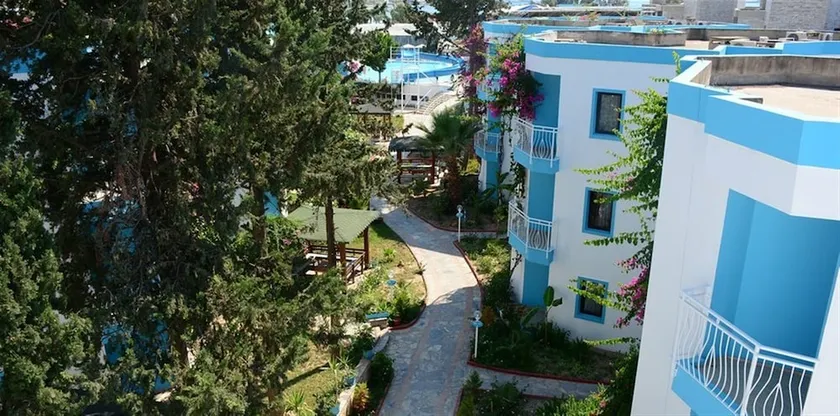 Costa Blu - Image 1