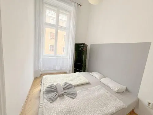 Synagouge Astoria Guest House - Image 1