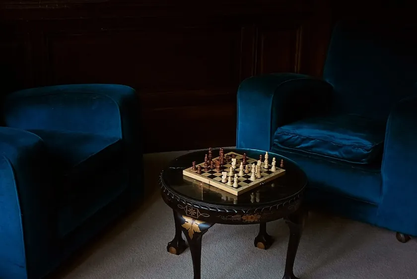 Captivating 6 bed Manor House in Totland Bay - Image 1