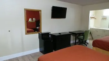 Executive Inn - Calhoun - Image 1