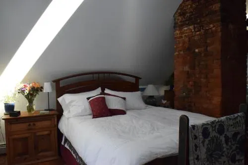 Henrietta House Bed and Breakfast - Image 1