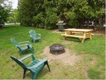 Emerald Isle Motel - Image 1