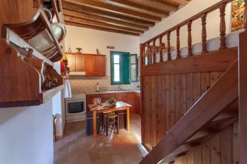 traditional sunnyside home - Image 1