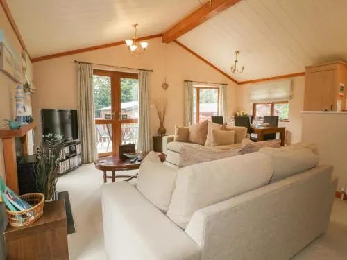 Crocus Lodge - Image 1