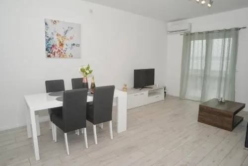 Apartments Mavra-Kukljica - Image 1