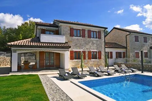 Holiday House Lana - Image 1