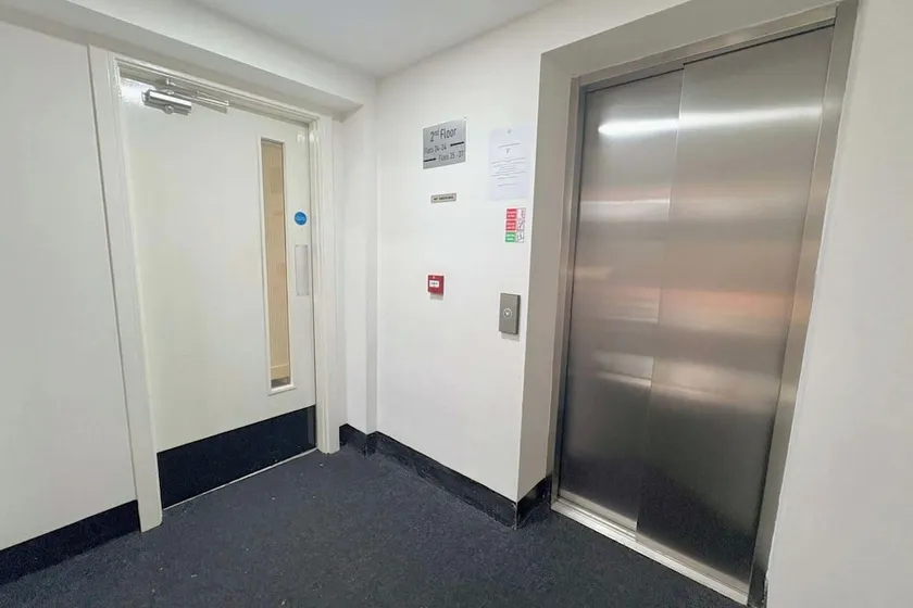Apt - Sleeps 2 - Parking - Station Close - Pets Ok - Image 1