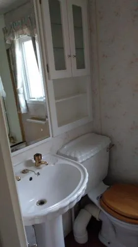 The Boat House Guesthouse - Image 1