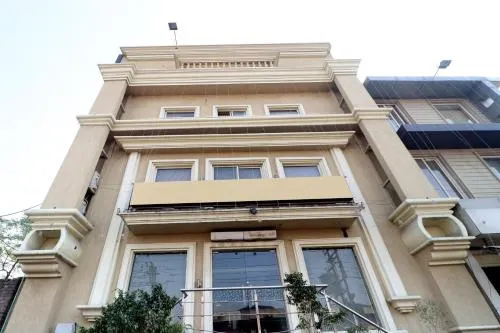 Hotel Bombay Regency by OYO Rooms - Image 1