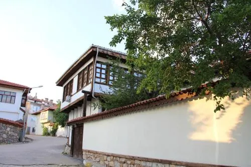 Yalvac Konaklari - Image 1