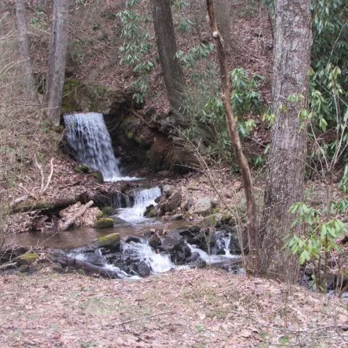 Red Leaf River Inn - Image 1