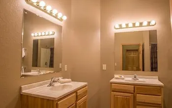 Hiawatha Beach Resort - Image 1