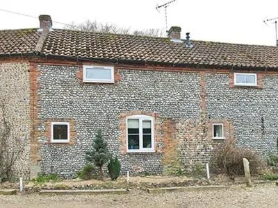 Pebble Cottage - Image 1