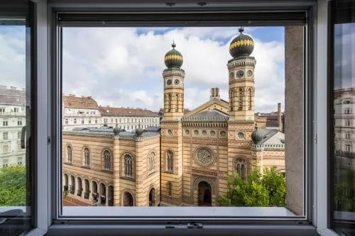 Synagogue Panorama elegant apartment with free parking - Image 1
