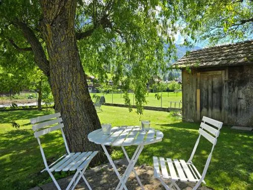 Cozy Vacation Spot - Image 1