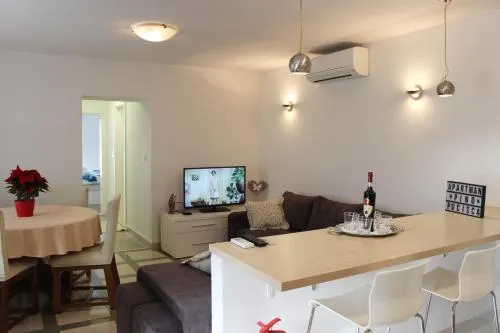 Apartment Pino - Image 1