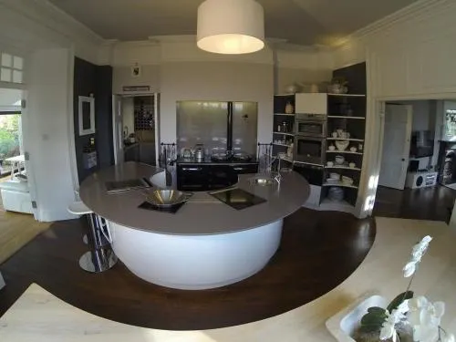 Prospect House PAINSWICK - Image 1