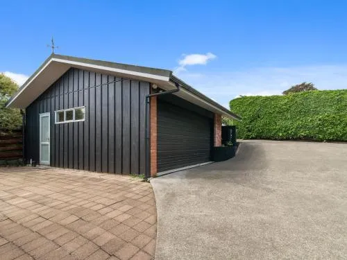 Lakeview House - Taupo Holiday Home - Image 1