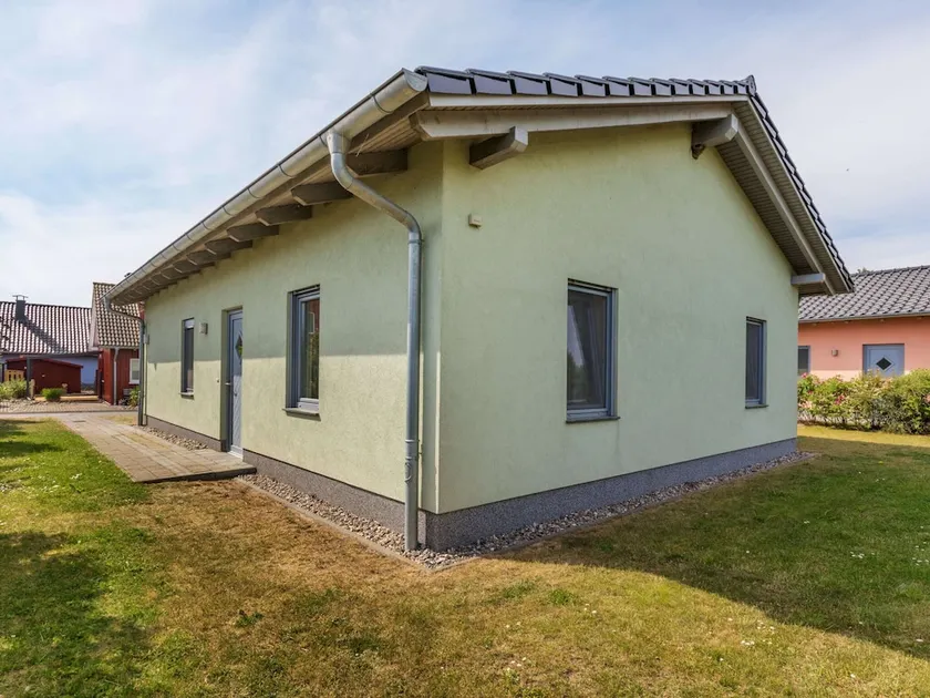 Luxurious Holiday Home in Zierow Near Baltic Sea Beach - Image 1