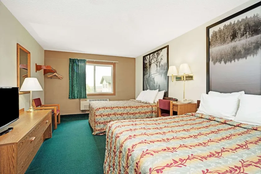 Super 8 by Wyndham Rogers Minnesota - Image 1