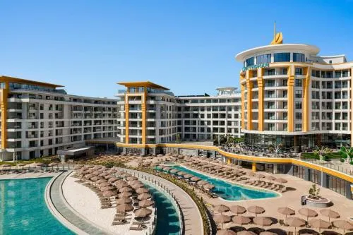 Azura World Hotel - Image 1