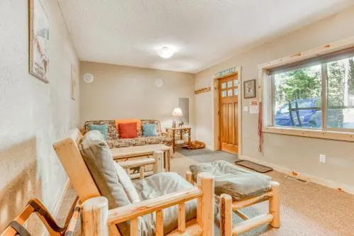 Skiing Bear Chalet - Image 1