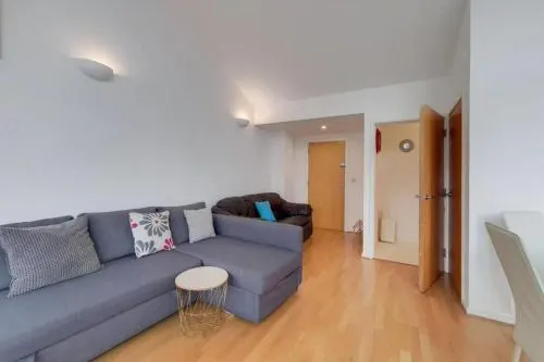 Excel London City Airport Seagull Lane Royal Victoria 2 Bedrooms Apartments - Image 1