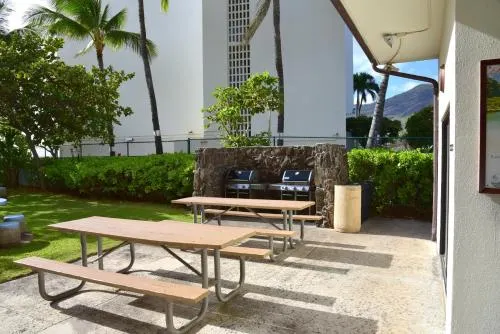 1 Bed, 1 Bath Direct Oceanfront Condo on the 3rd Floor Hawaiian Princess - 305 - Image 1
