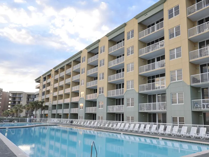Resortquest Rentals At Waters Edge Condominiums - Image 1