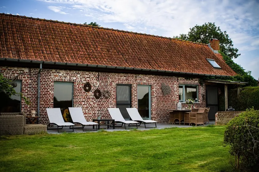 Stylish Holiday Home - Image 1