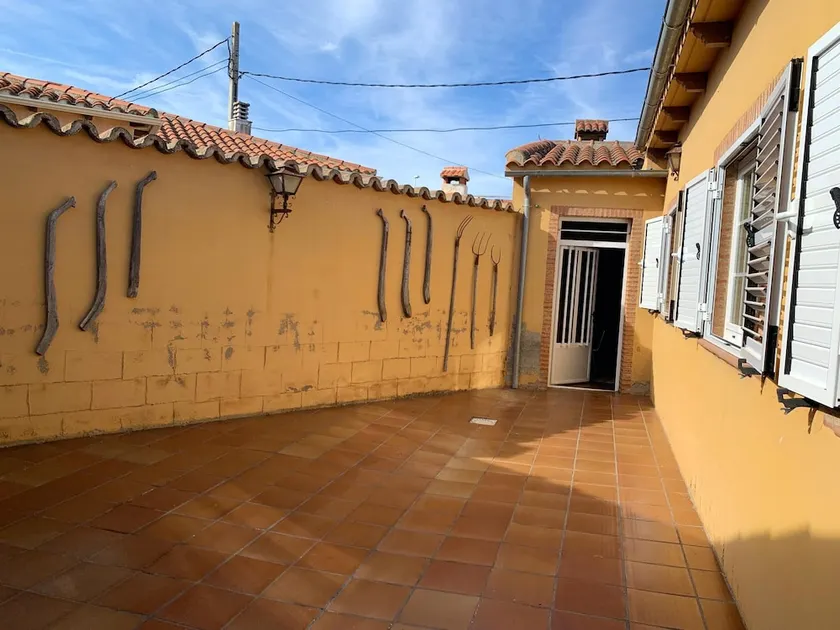 House With 3 Bedrooms in Aldehuela de la Bóveda, With Furnished Terrace and Wifi - Image 1