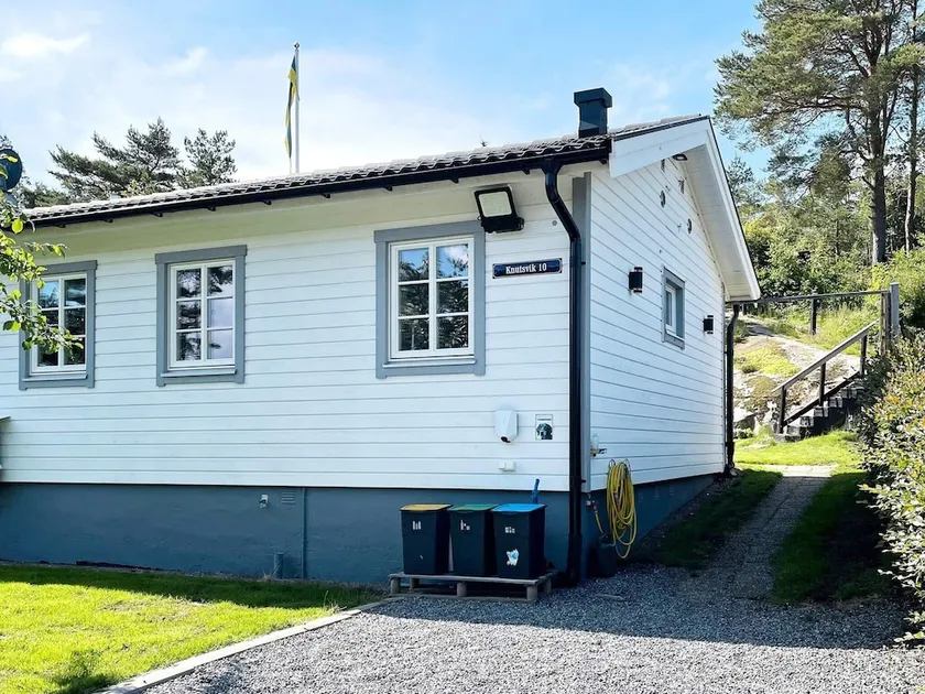 6 Person Holiday Home in Kungshamn - Image 1