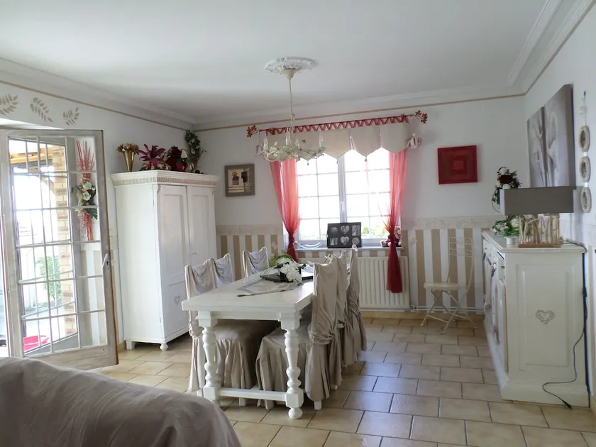 Chambre Dans Maison Atypique A La Campagne - Image 1