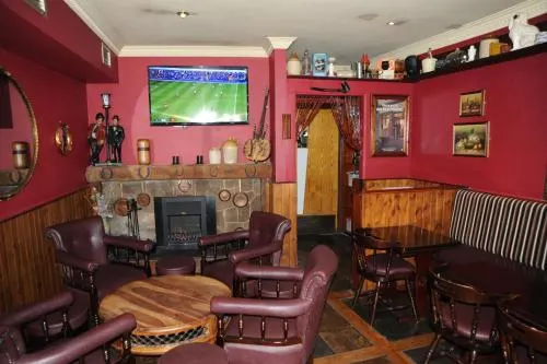Laune & Taylors Bar B&B - Image 1