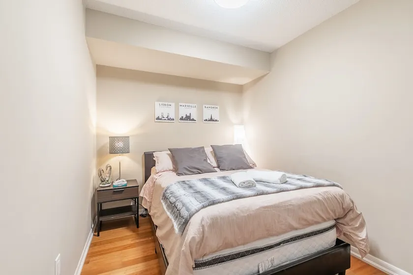 Premium Suites Furnished Apartments - Bay/Collage - Image 1