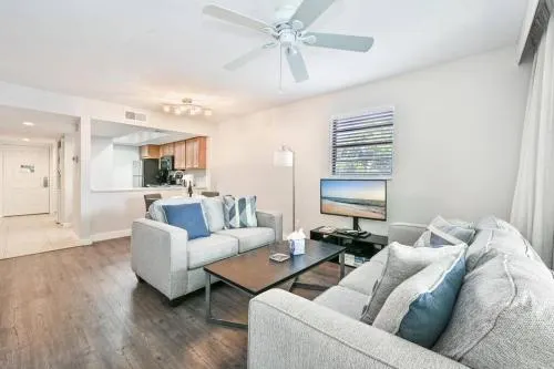 Renovated Beautiful Condo In Tropical Paradise - Image 1