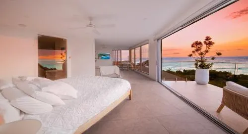 Coolum Beachfront Studio - Image 1