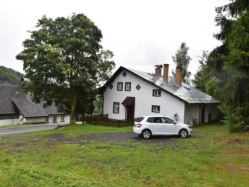 Spacious holiday home in Zlata Olesnice - Image 1