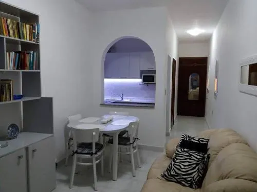 Beachfront Deluxe Apartment - Image 1