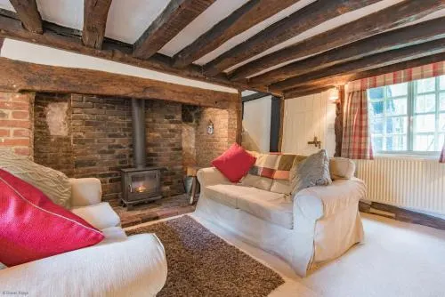 Walnut Tree Cottage - Image 1