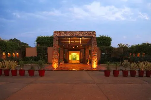 Lemon Tree Hotel Tarudhan Valley - Image 1