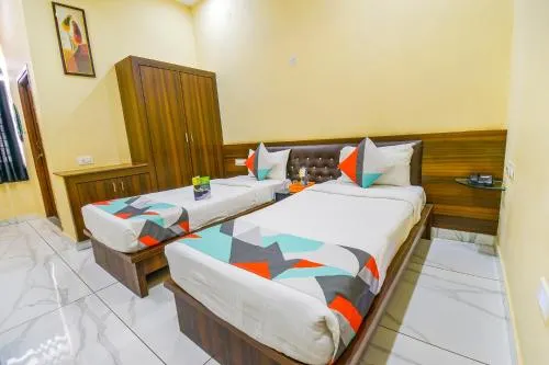 Hotel Royal Plaza - Image 1