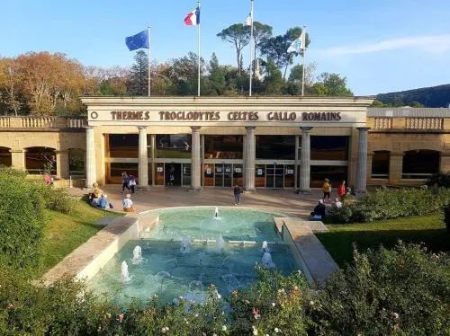 Maison dans le centre Historique de Gréoux Idéale cures thermales - Image 1