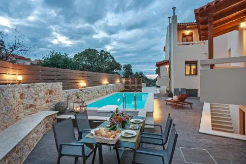 All Seasons Villas - Image 1